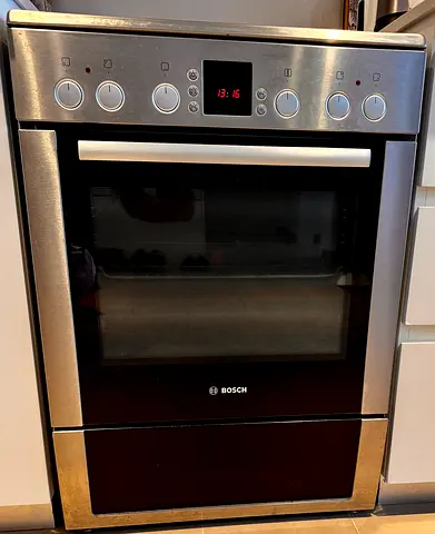 Bosch Electric Cooker with Ceramic Hob – Good Condition