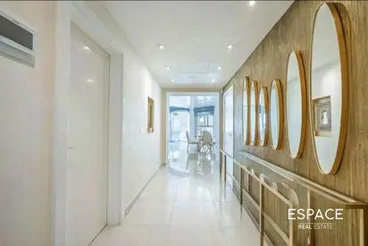 Upgraded | Sea View | Private Beach Access