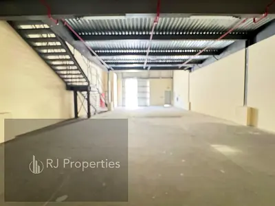 Brand new luxury warehouse with MAZZiNE FLOOR business area ready to move only for storage jest 140k
