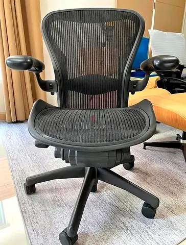 Selling Herman Miller Aeron chair tape B  C