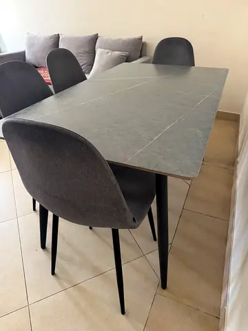 4 chairs Dinning table