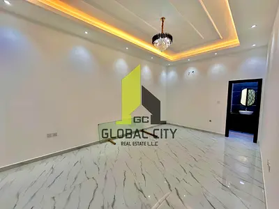 جديد كلياً ! منزل تاون هاوس بأربع غرف نوم! طابق أرضي + طابق أول + سطح ! إيجار سنوي 85,000 ! هيليو 1 عجمان.
