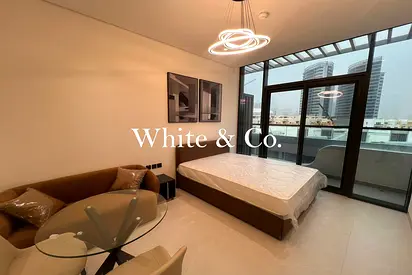 FULLY FURNISHED | LOW FLOOR | VACANT NOW