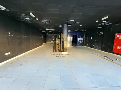Big showroom or shop prime location for bussiness