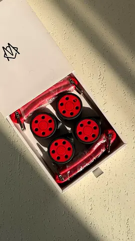 RIMOWA Unique customisation kit,wheels and leather handles