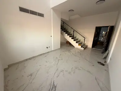 شقة 3 غرف وصالة دوبلكس للإيجار السنوي في المويهات 3 – عجمان، أول ساكن، تكييف مركزي، بناية جديدة، موقع مميز وقريب من الخدمات والطرق الرئيسية.