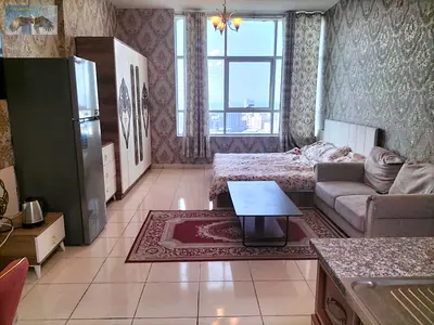 استوديو مفروش في أبراج أورينت على شارع المينا، موقع مميز وقريب من سوق السمك، مناسب للأفراد الباحثين عن سكن عملي ومريح مع توفر