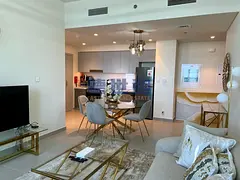 LUXURY LIVING | VACANT | CHILLER FREE