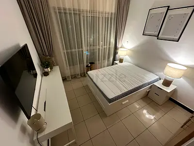 Direct From Owner - Room for rent in Dubai Marina with shared bathroom - Next to tram