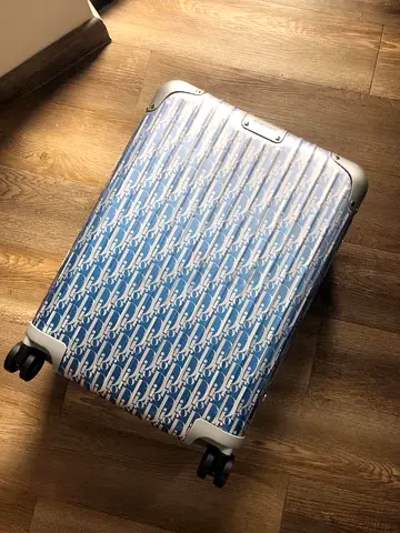 Dior Rimowa luggage 🧳