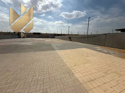 حوطة صناعية للإيجار في الصجعة على طريق رئيسي  – مساحة 20,000 قدم مربع | خيارات دفع مرنة