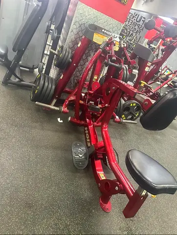 Plate-loaded seated row machine (commercial gym equipment)