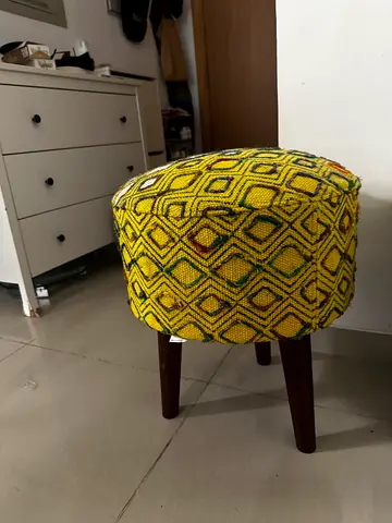 Bench  chair yellow modern set urgent sale