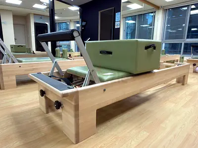 Dubizzle (this is where details matter)  Title:  Premium Pilates Reformer – Studio Quality – 1 Year