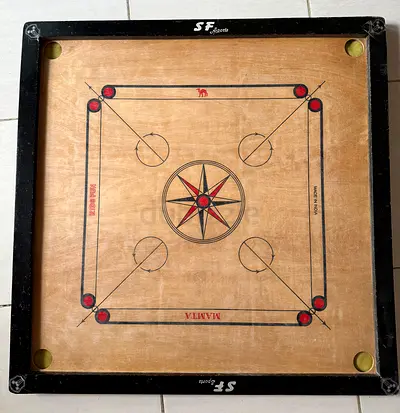Carrom Board - Traditional Indoor Game