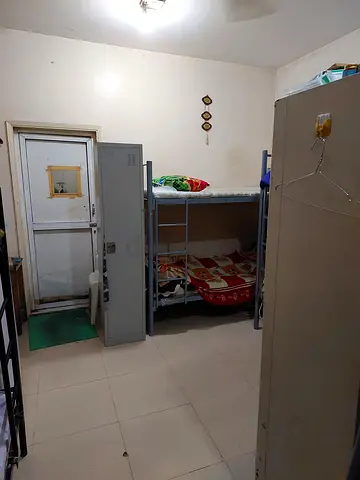 2 BED SPACE FOR MANGLORIAN OR SOUTH INDIAN BACHELOR NEAR ALGHUBAIBA AND SARAF DG METRO STATION