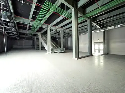 Prime Location Hypermarket for Lease