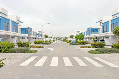 Corner Plot | Vacant | 5 Beb + Maids