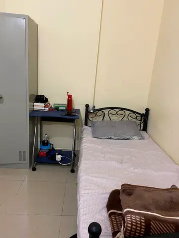 Fully furnished executive ladies bed space available in shabia 9 with attached bathroom