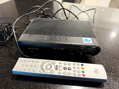 ARRIS du Cable TV Set-Top Box with Remote