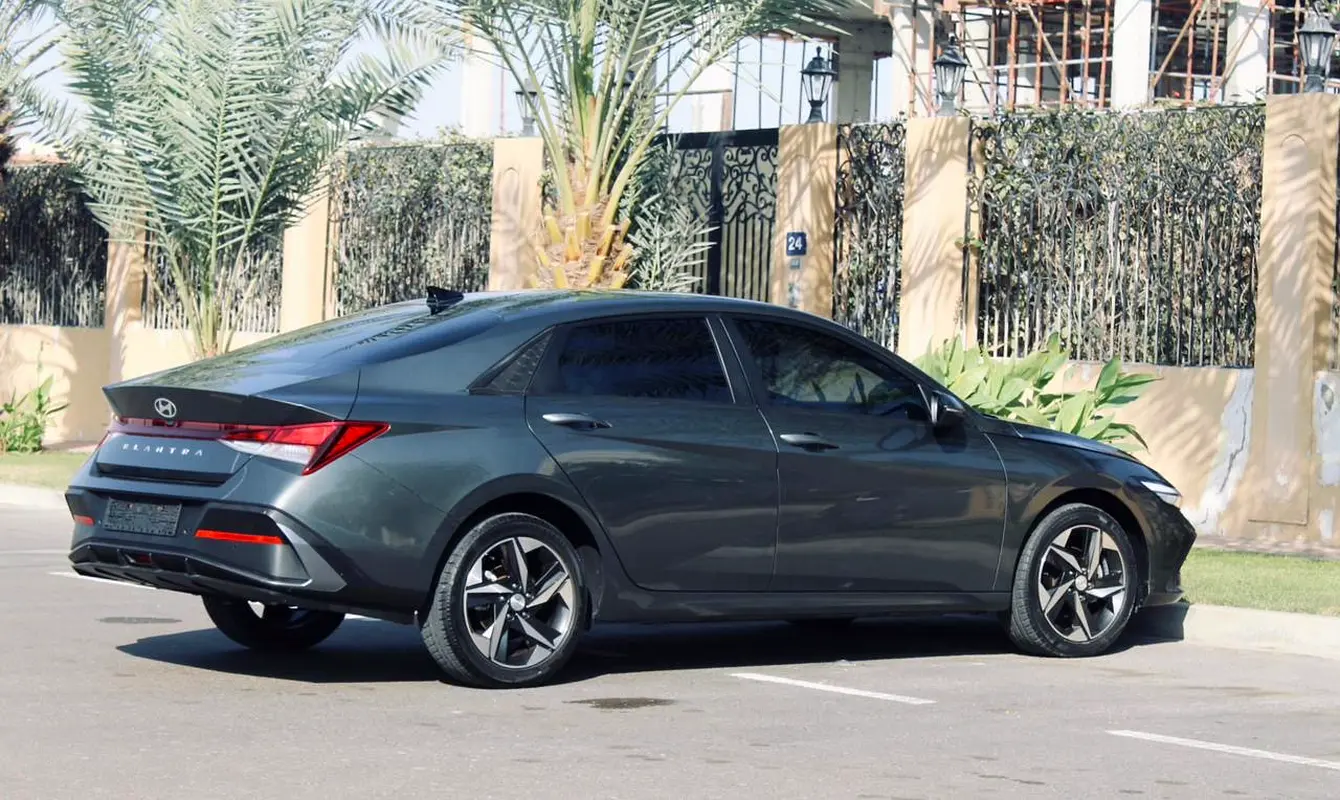 هيونداي إلنترا 2025