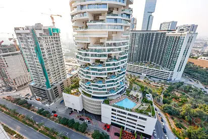 Spacious 2 BR + Maid Flat