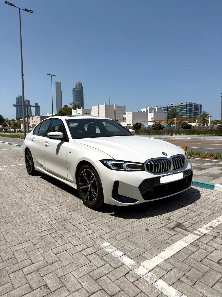 BMW 3-Series 2025 — photo 1 of 20