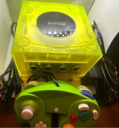 Nintendo GameCube pal Green 1controllor+cables+HDMI converter 512gb GameCube games