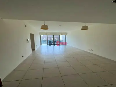 Spacious 1 BR | High Floor | Investor Deal