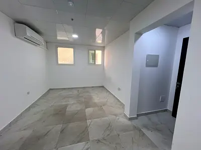 استوديو واسع بمطبخ منفصل مع باركن مجانا قرب دبي