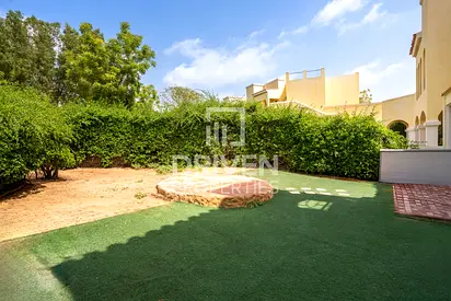 Upgraded | Fully Furnished | Ready to move in