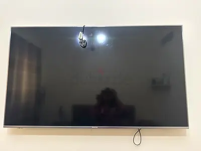 Hisense LED TV - Wall-mounted, working condition