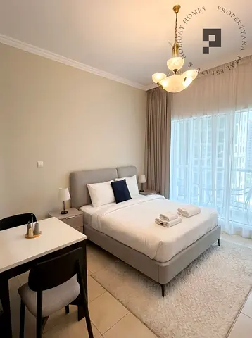Bright & Modern Studio | Downtown Dubai
