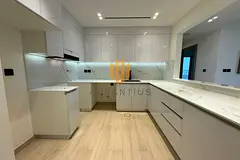 Corner Unit | Multiple Cheques | High Floor