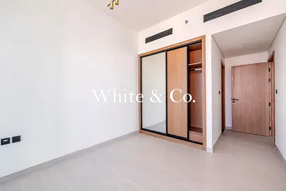 Skyline views | Spacious | Flexible cheque