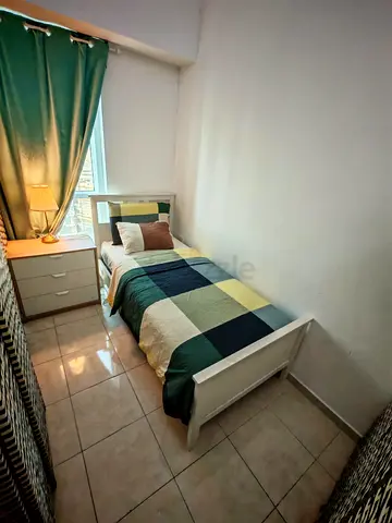 (Ladies Only) PARTION JLT DMCC Metro w/ Washroom  Balcony