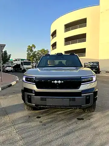 Fuel: Plug in Hybrid Electric Range (km): 100 km Fast Charging Time (hours): 0.27 Slow Charging Time