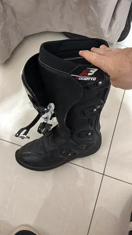 Motorcycle Boots Bogotto Size 44 – Excellent Condition
Bogotto motorcycle boots
