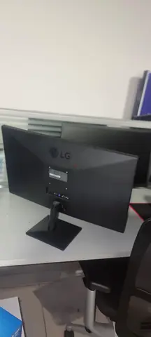 LG Monitor for Sale | Excellent Condition | Bulk Available (8 pcs)