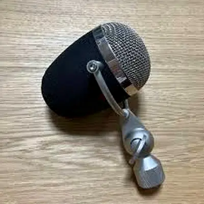 Electro-Voice Black Raven Dynamic microphone with swivel mount