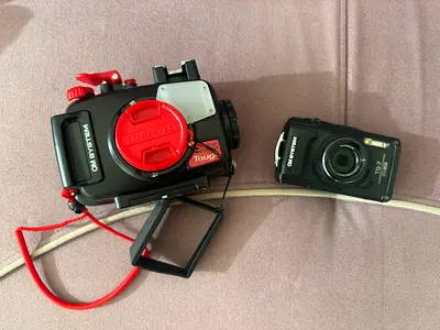 Olympus OM system TG7 + official dive housing