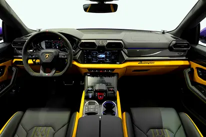 2025 Lamborghini URUS photo 7