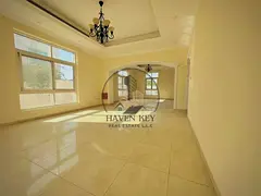 VERY SPACIOUS HUGE SAIZ 4BHK VILLAH 2 LIVINGE ROOMS 5 BATH MASTER ROOM MAID ROOM WADROOB 2 KICTCHAN