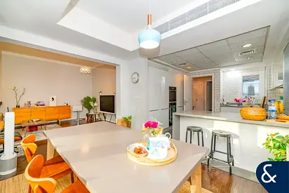 Great Location | Upgraded | Back To Back