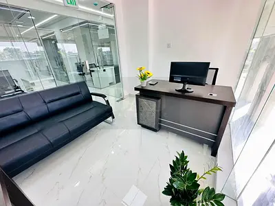 Beautiful Office | Free Utilities | Bank Account Assistance |