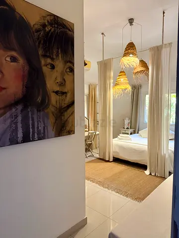 Private room with ensuite bathroom in cosy villa at Jumeirah 1