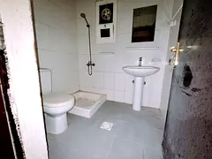 Spacious Studio with separate kitchen for Family in muwaileh with central AC, 4 cheques payment