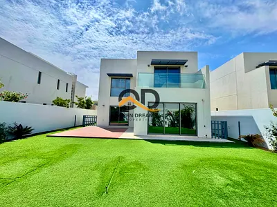 Ready Garden 4 Bedroom Villa Big Size Easy Exit to Dubai