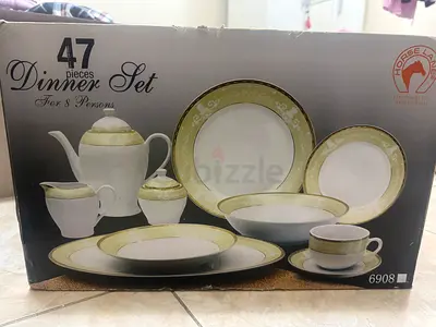 47-piece fine porcelain dinner set - boxed