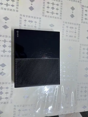 •	Xbox one للبيع + دراعين + ألعاب كتير – حالة ممتاز